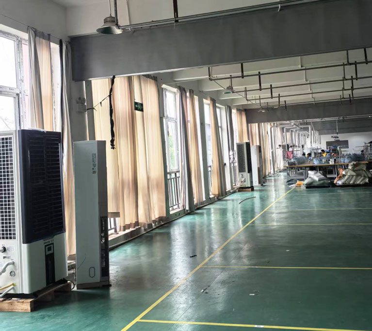 制衣廠整體制冷降溫，應(yīng)用蒸發(fā)冷省電空調(diào)-立式軸流雙風(fēng)口機(jī)型
